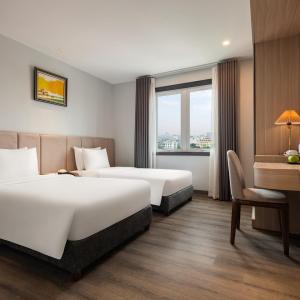 MINASI PREMIUM HOTEL - DELUXE ROOM or TWIN ROOM