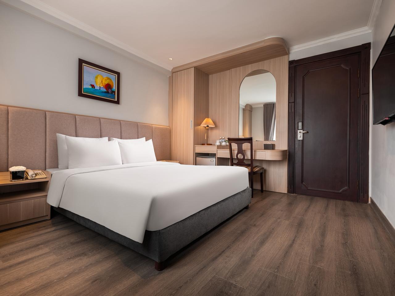 MINASI PREMIUM HOTEL - SUPERIOR ROOM (STANDARD QUEEN ROOM) - Image 3
